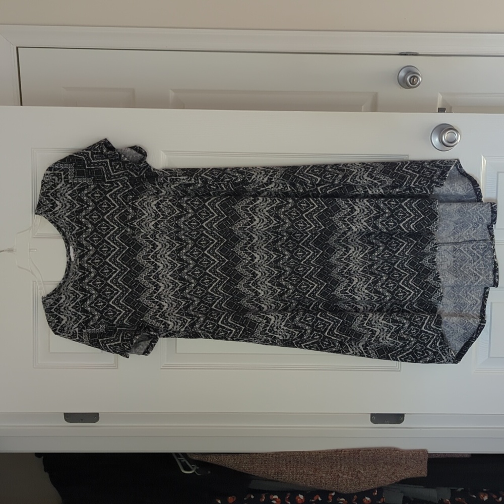 Carly Lularoe M